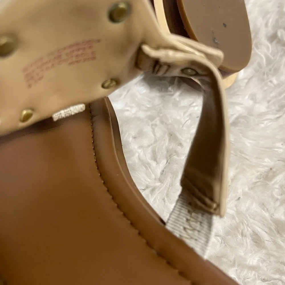 Michael Kors Aubrey Synthetic beige Thong Sandal gold tone logo accent SZ9.5M